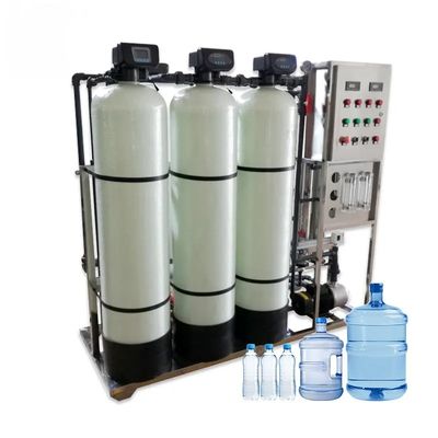 2TPH 3,0kW-380-415V 3xFRP δεξαμενές Αμυδρόνερο Αντίστροφη οσμωτική μονάδα ύδρευσης