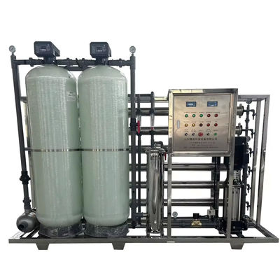 6TPH 7.9kW-380-415V 2xFRP δεξαμενές Αμυδρό νερό Αντίστροφη οσμωτική μονάδα ύδρευσης