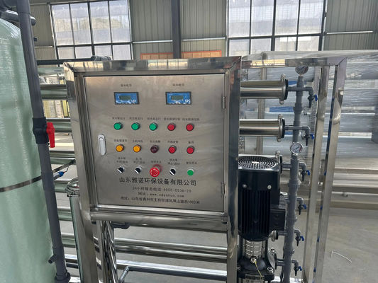 6TPH 7.9kW-380-415V 2xFRP δεξαμενές Αμυδρό νερό Αντίστροφη οσμωτική μονάδα ύδρευσης
