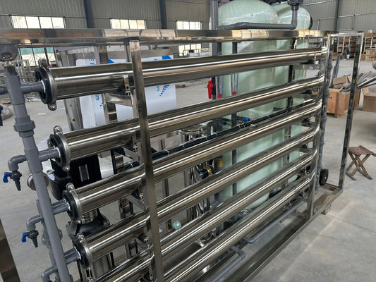 6TPH 7.9kW-380-415V 2xFRP δεξαμενές Αμυδρό νερό Αντίστροφη οσμωτική μονάδα ύδρευσης