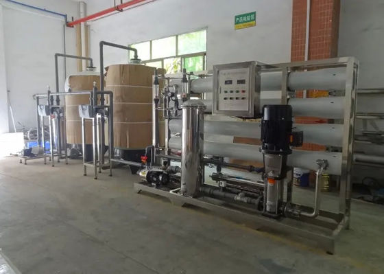 8TPH 14kW FRP δεξαμενές RO Βιομηχανική μηχανή επεξεργασίας πόσιμου νερού με δείκτες λειτουργικής κατάστασης