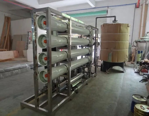 8TPH 14kW FRP δεξαμενές RO Βιομηχανική μηχανή επεξεργασίας πόσιμου νερού με δείκτες λειτουργικής κατάστασης